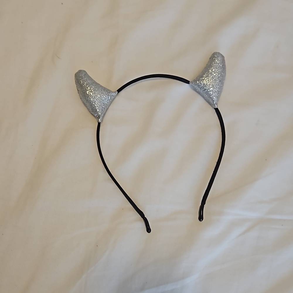 🩴 Silver Glitter Horn Headband